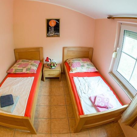 Bečići Guest House Almond מראה חיצוני תמונה