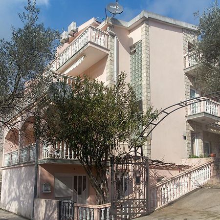 Bečići Guest House Almond מראה חיצוני תמונה