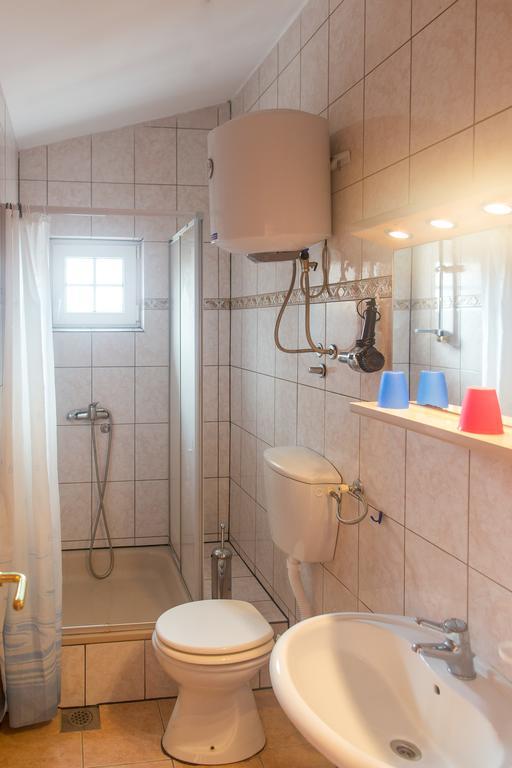 Bečići Guest House Almond מראה חיצוני תמונה